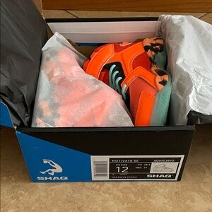 Shaq Kids size 12 Motivate SE